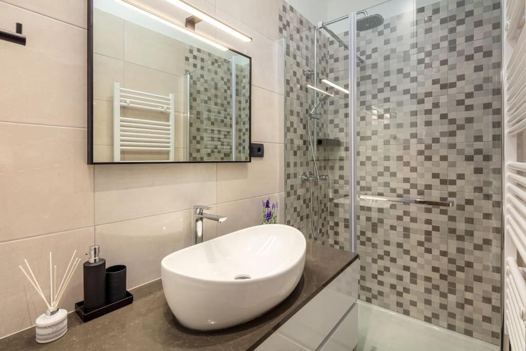 Apartman Drago 4* - 2 Minutes From The Town Centre スプリト エクステリア 写真